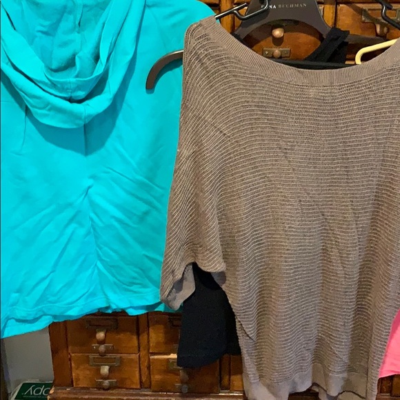 4 tops, smoke & pet free home - Picture 8 of 8